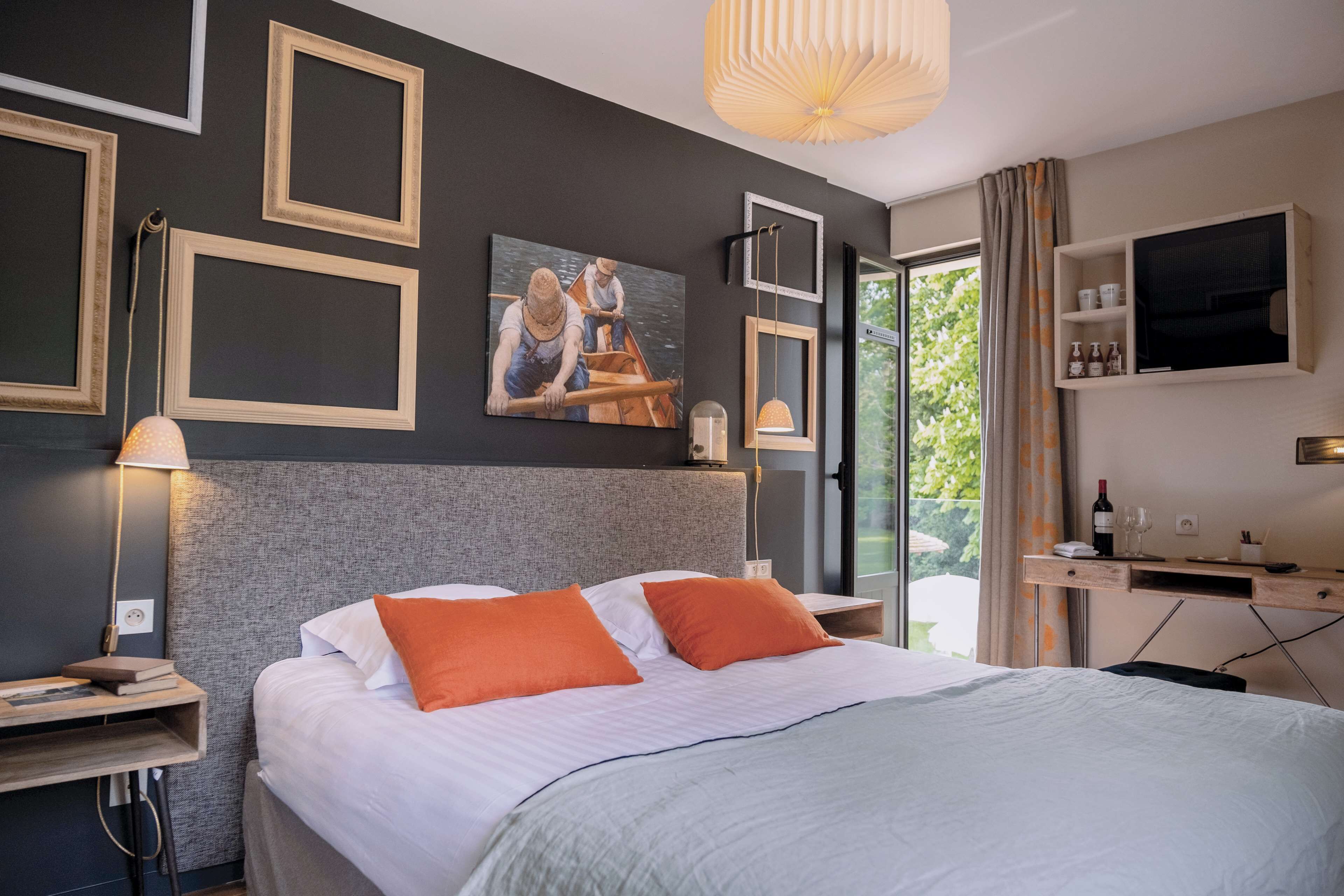 Classic Room, 1 Queen Bed, Non Smoking | Premium bedding, desk, soundproofing, iron/ironing board (on request)