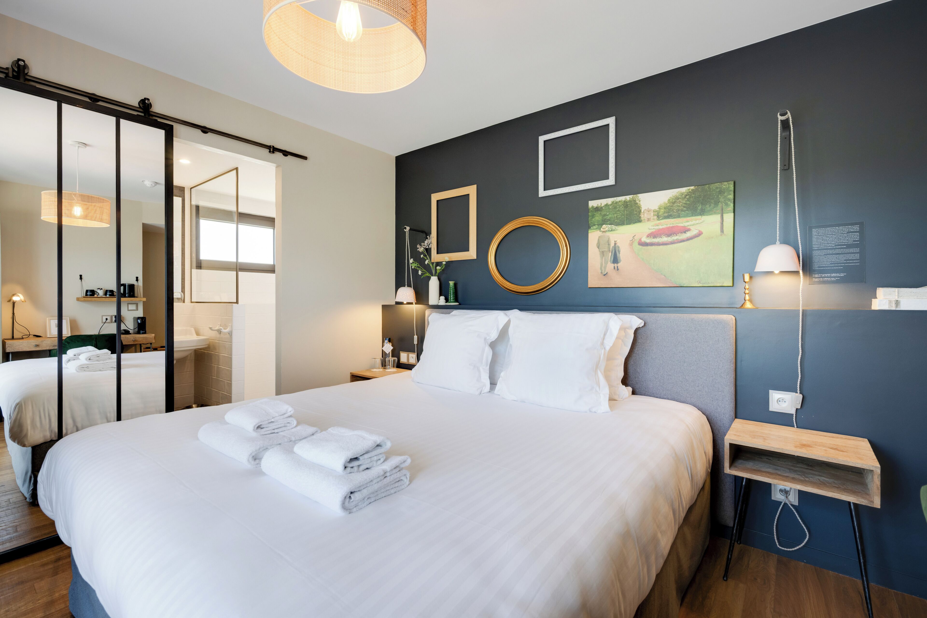 Superior Room, 1 King Bed, Non Smoking (Larger Room) | Premium bedding, desk, soundproofing, iron/ironing board (on request)
