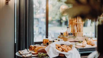 Petit déjeuner buffet servi tous les jours en supplément