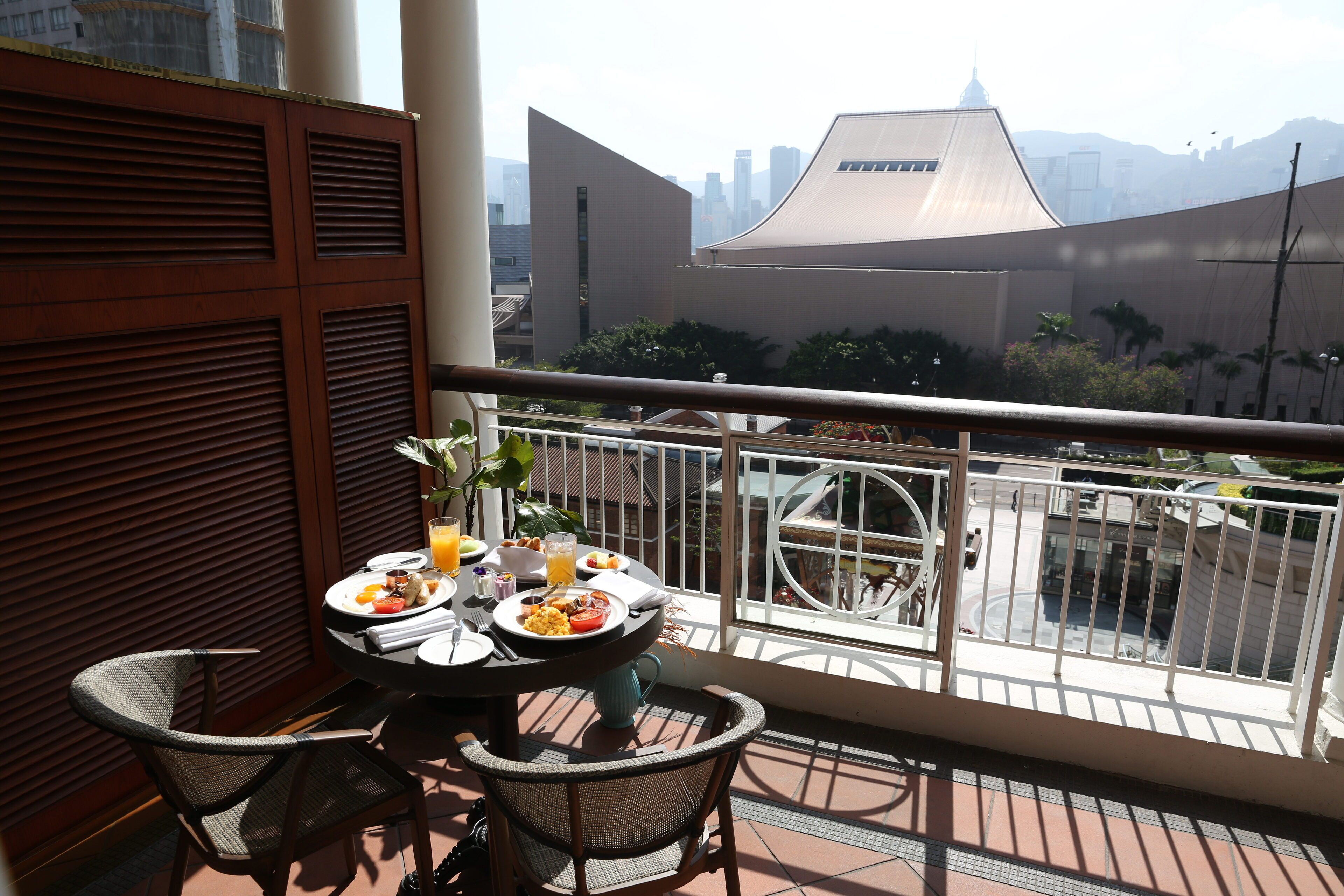 premier suite | in-room dining