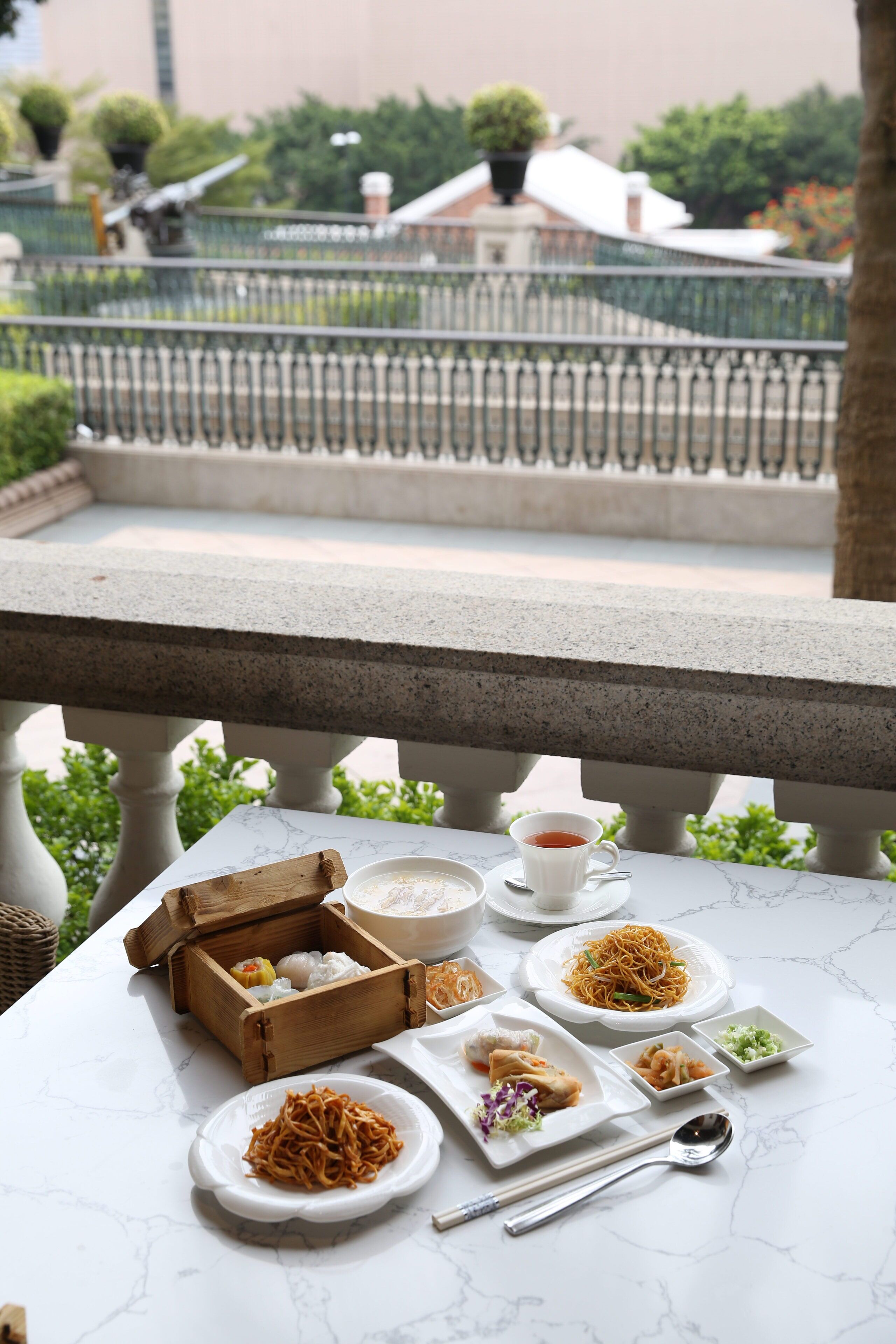 free daily cooked-to-order breakfast