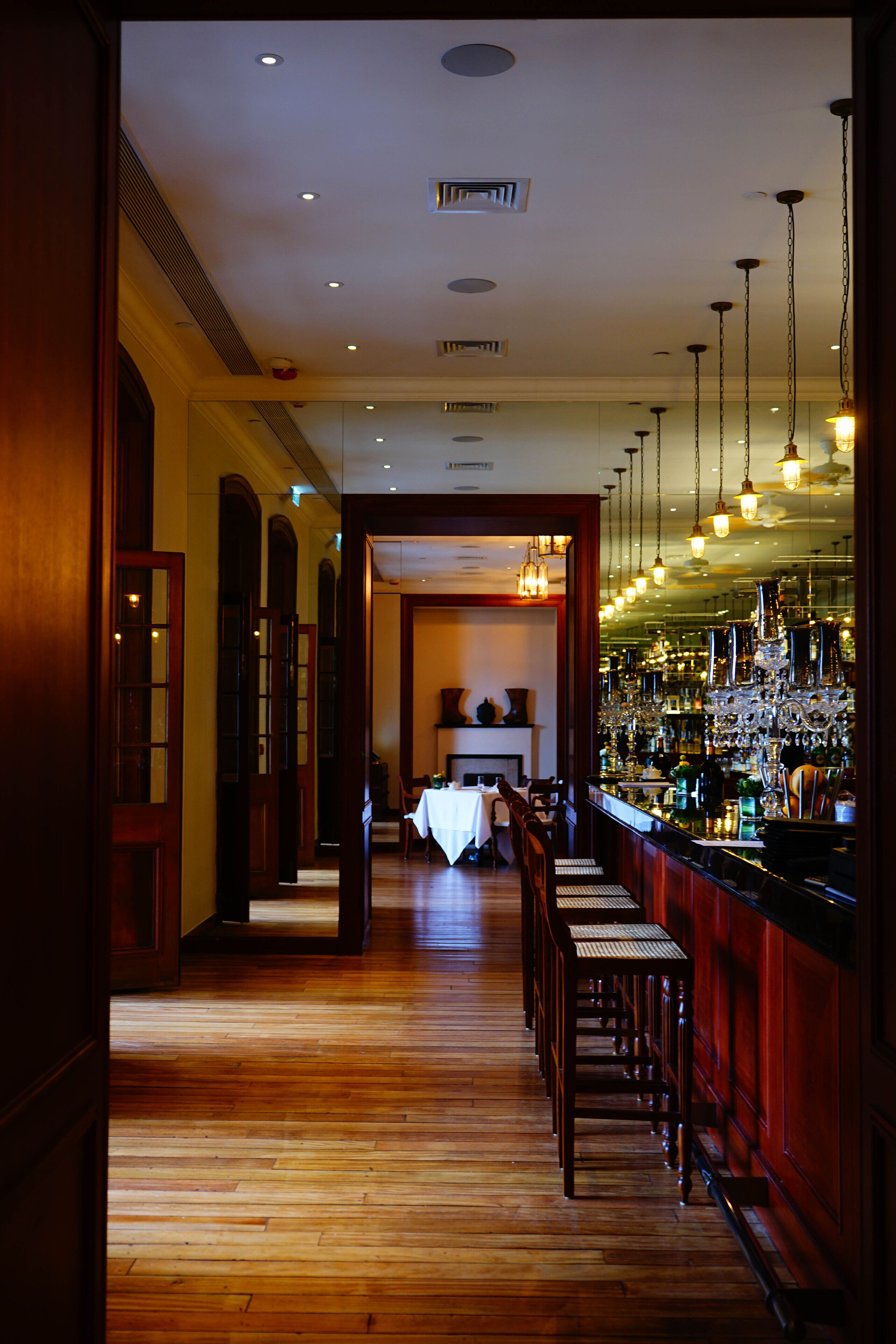 4 restaurants, lunch, dinner served; international cuisine