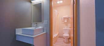Budget Inn Gladstone By OYO - Portland/Clackamas