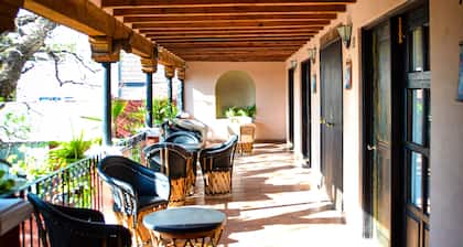 Hotel Ana Catalina & Suites