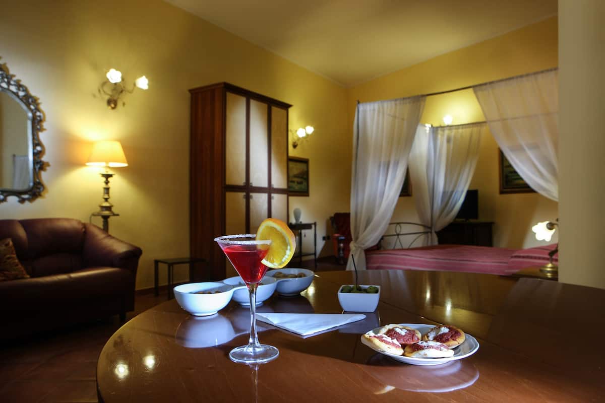 Junior Suite | 1 bedroom, minibar, in-room safe, desk