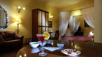 Junior-Suite | 1 Schlafzimmer, Minibar, Zimmersafe, Schreibtisch