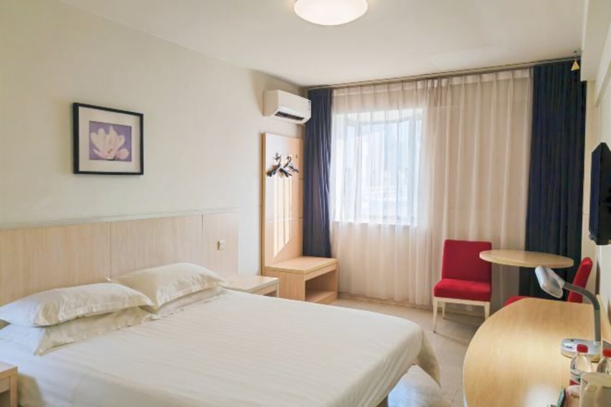 In-room safe, desk, blackout curtains, iron/ironing board (on request)