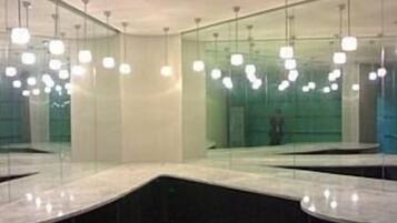 تجهيزات دش، مستلزمات مجانية للعناية الشخصية، مجففات شعر، خف للقدمين