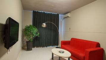 Coffres-forts dans les chambres, bureau, rideaux occultants