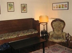 Non-Smoking | Living room