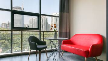 Business Double Room | Desk, blackout drapes, soundproofing, iron/ironing board