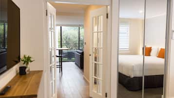 1 quarto, edredons de pluma, camas Select Comfort, escrivaninha