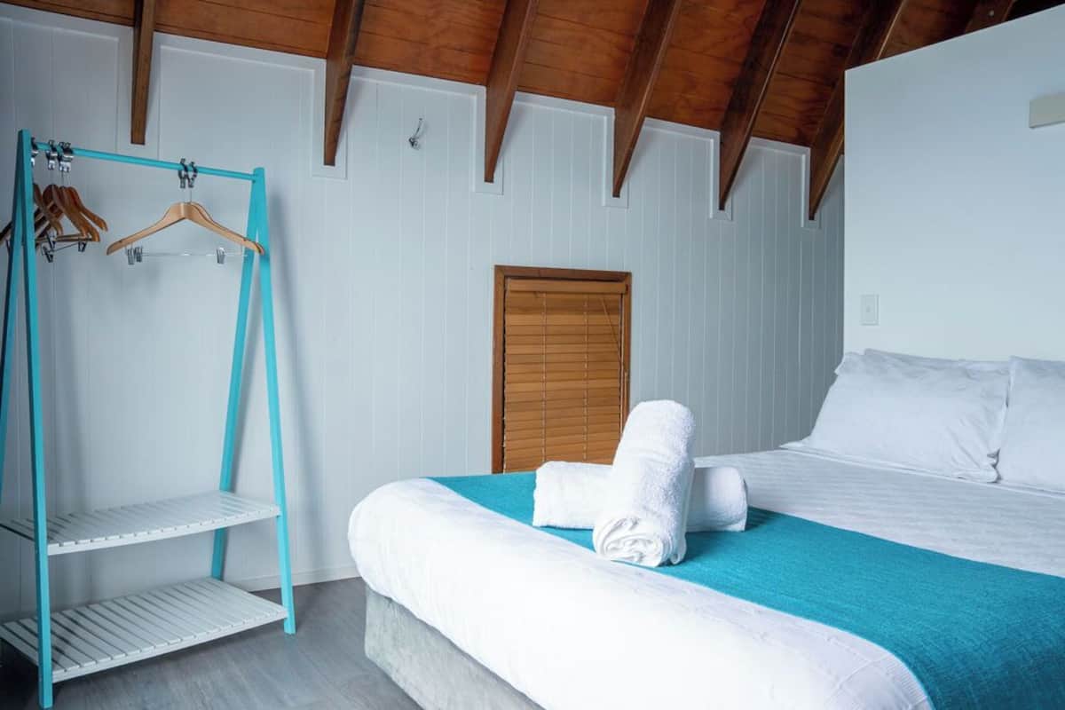 Deluxe Double Room, 1 Queen Bed, Private Bathroom, Ocean View | Iron/ironing board, free WiFi, bed sheets
