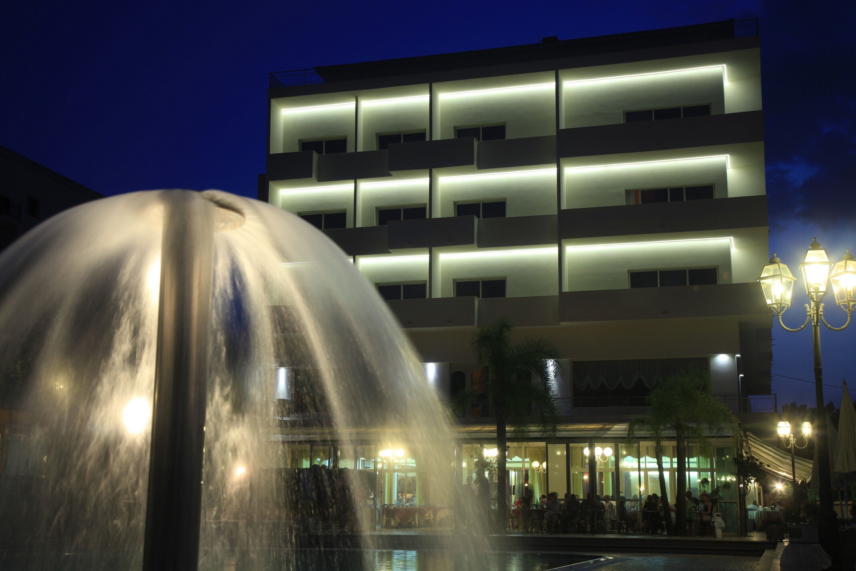 Fassade der Unterkunft – Abend/Nacht