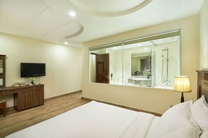 Premium Double Room | Minibar, in-room safe, desk, laptop workspace