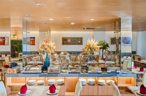 Daily buffet breakfast for a fee - Sky Gem Hotel - Ben Thanh (Ho Chi Minh City)
