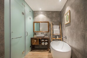 Sky Double Room | Bathroom | Free toiletries, hair dryer, slippers, towels
