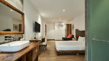 Sky Double Room | Minibar, in-room safe, desk, laptop workspace