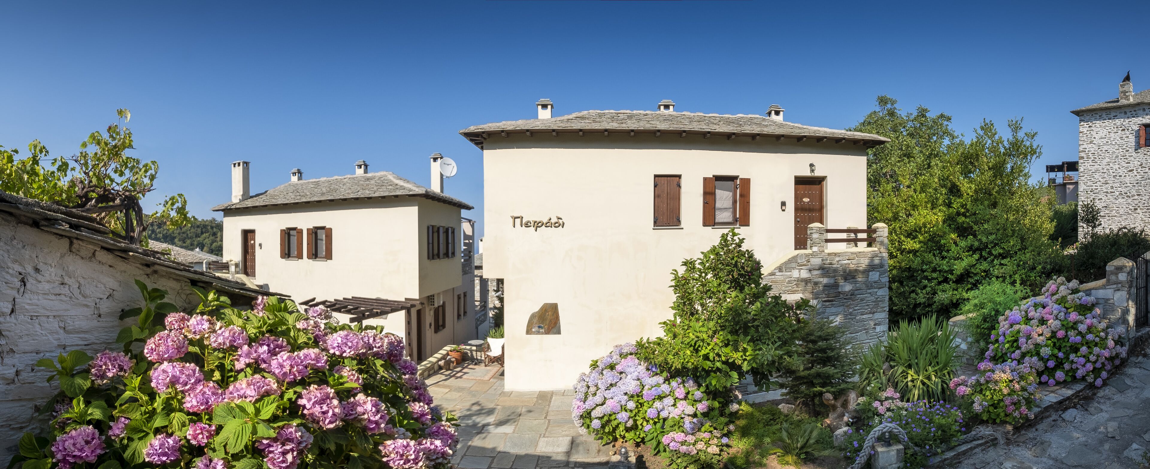 A traditional building with a sign reading "Tlerpad."