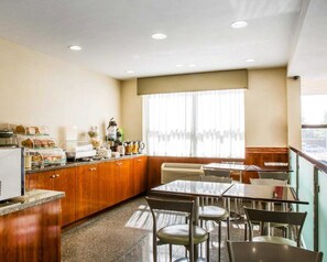 Inbegriffenes großes Frühstück