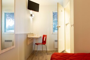 Desk, free WiFi, bed sheets - Première Classe Nantes Ouest - Saint Herblain (Saint-Herblain)