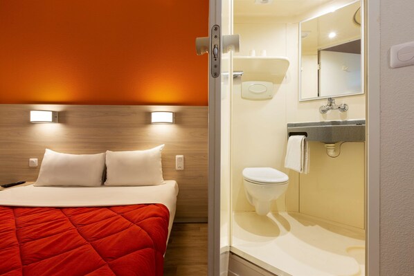 Kamar Standar, 1 Tempat Tidur Double | Meja kerja, Wi-Fi gratis, dan seprai linen