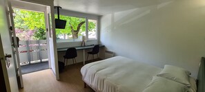 Rom – standard, 1 enkeltseng | Skrivebord, wi-fi (inkludert) og sengetøy