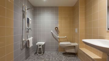 Shower, eco-friendly toiletries, towels