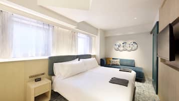 2 Bedroom Duplex Suite Kitchenette | Individually decorated, desk, laptop workspace, soundproofing