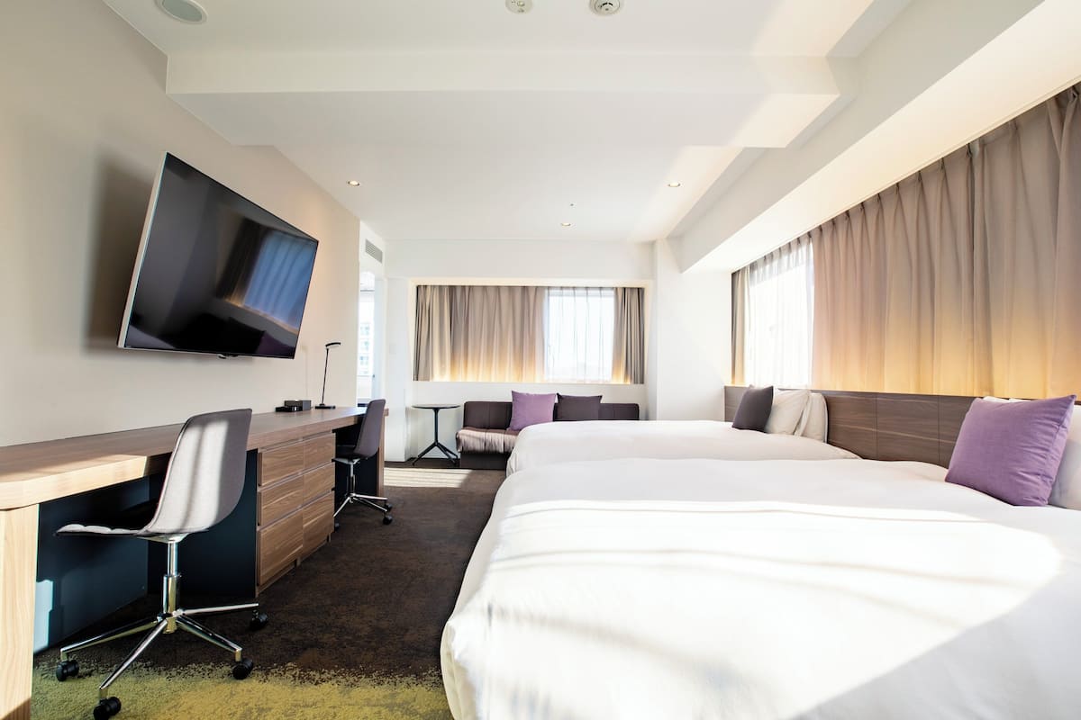 Suite, 2 eenpersoonsbedden (Up To 5 Guests) | Geluiddichte muren, gratis wifi, beddengoed