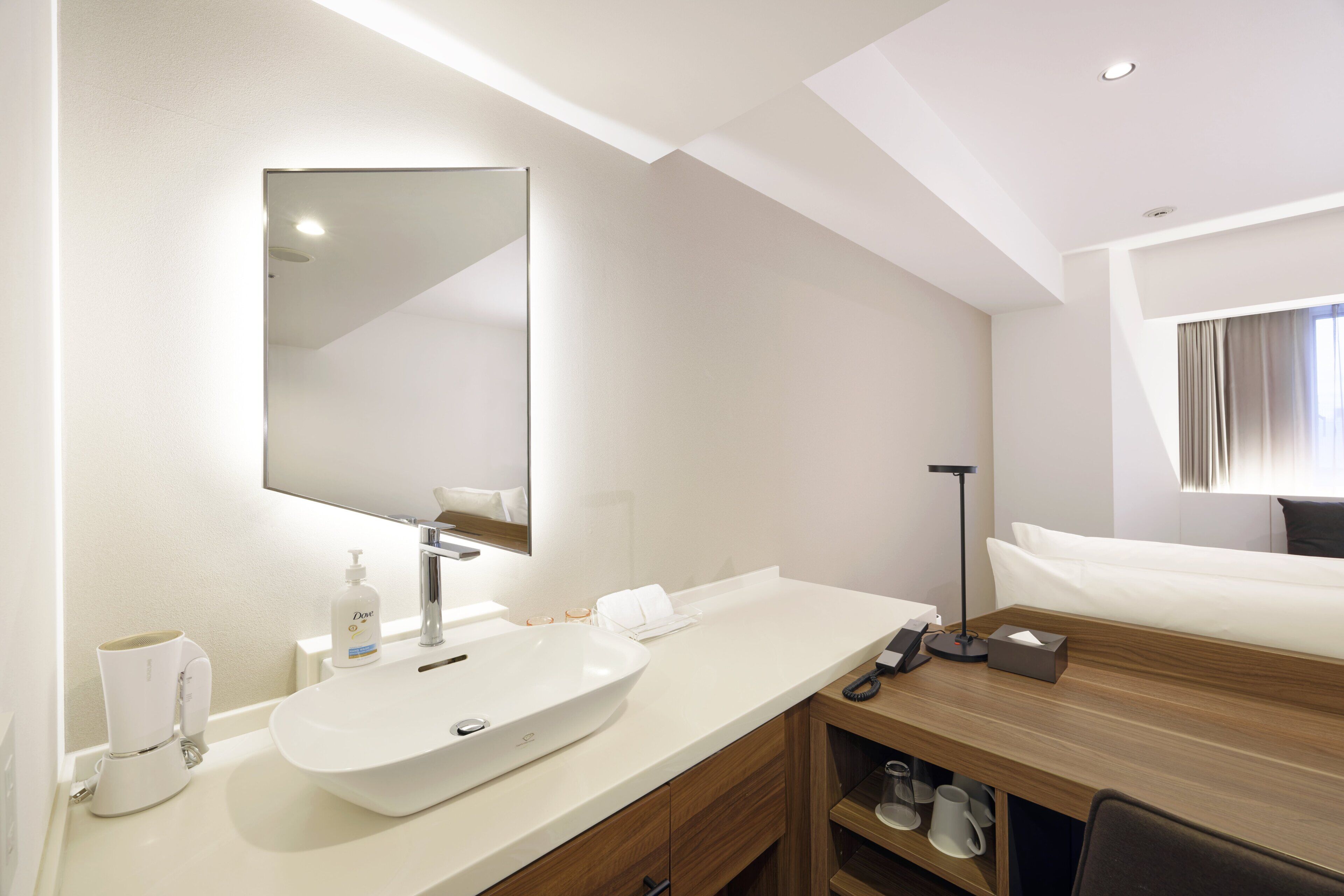 Suite (2 Twin Beds and Single Sofa Bed) | Salle de bain