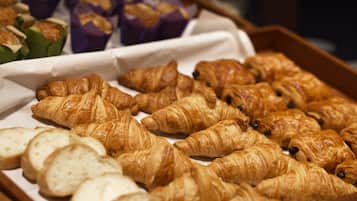 Desayuno buffet (JPY 3000 por persona)