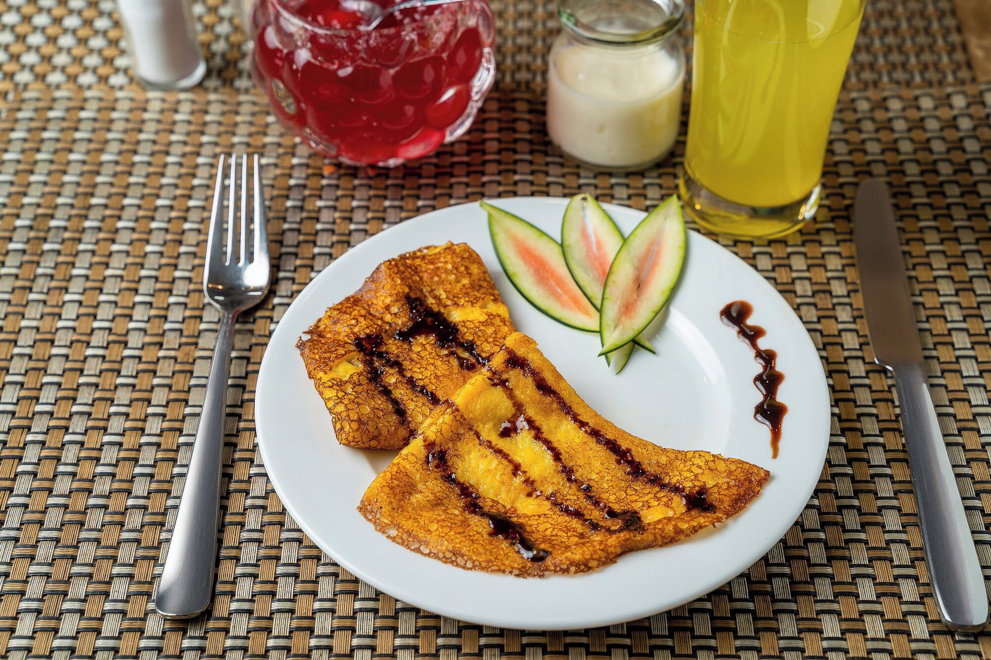 daily buffet breakfast (vnd 100000 per person)