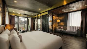 Ja Cosmo Suite Balcony with Jacuzzi | Vistas desde la habitación