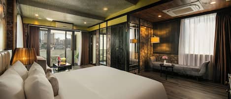 Ja Cosmo Suite Balcony with Jacuzzi | Vue de la chambre