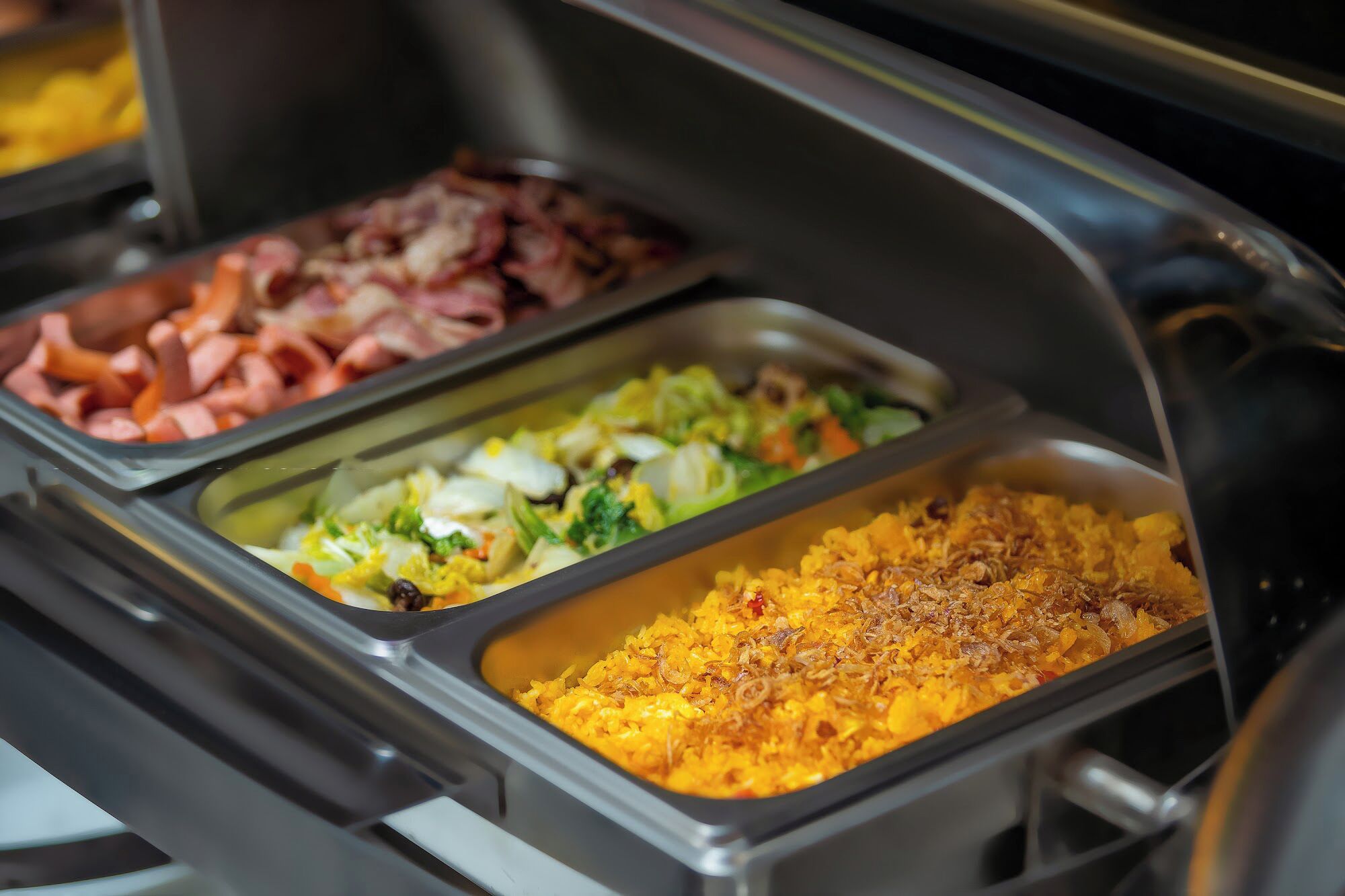 daily buffet breakfast (vnd 100000 per person)