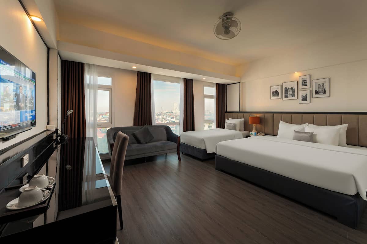 Quarto triplo luxo, vista para a cidade | Roupas de cama premium