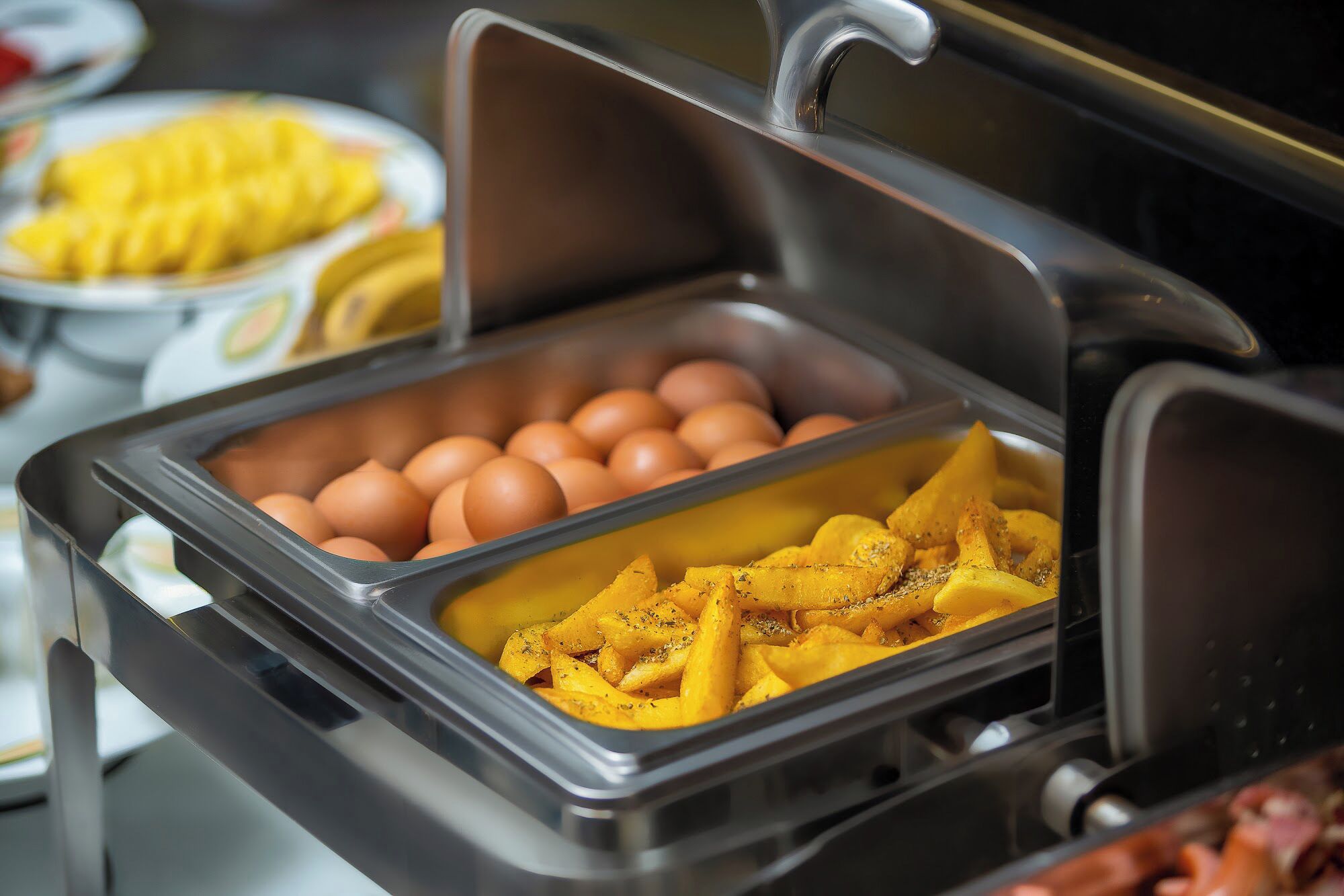 daily buffet breakfast (vnd 100000 per person)