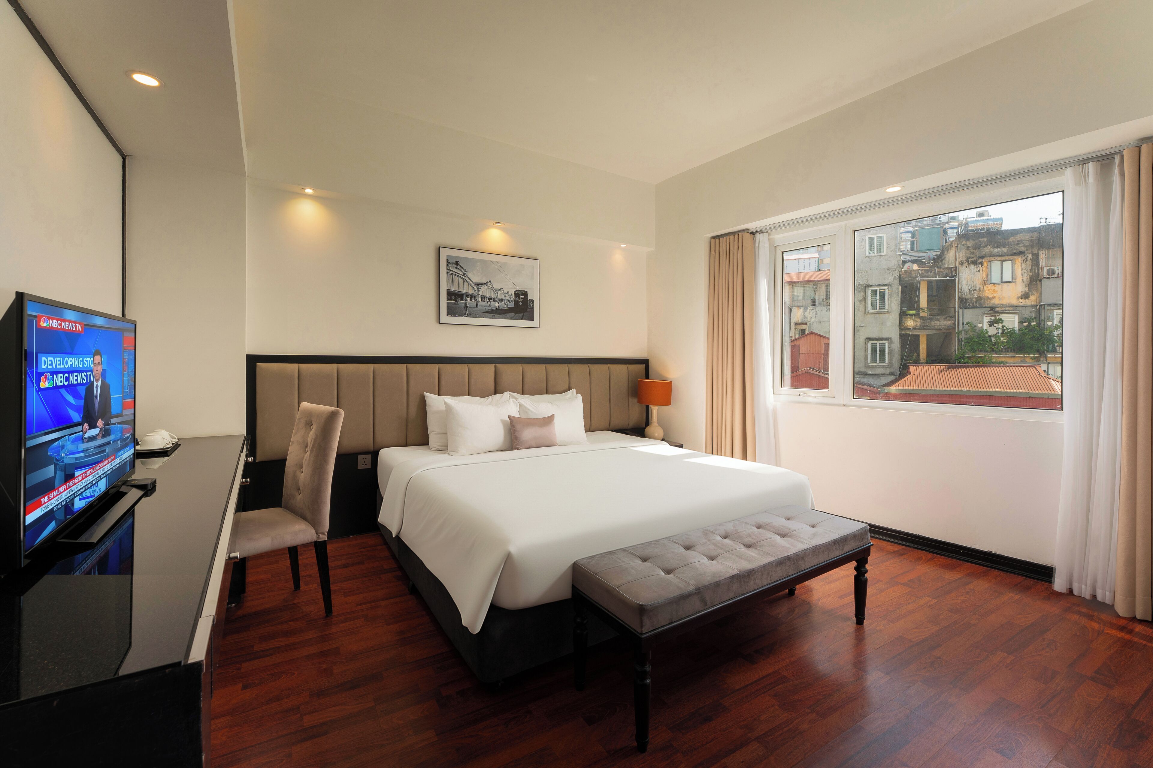 Ropa de cama de alta calidad, colchones con efecto memoria y minibar 