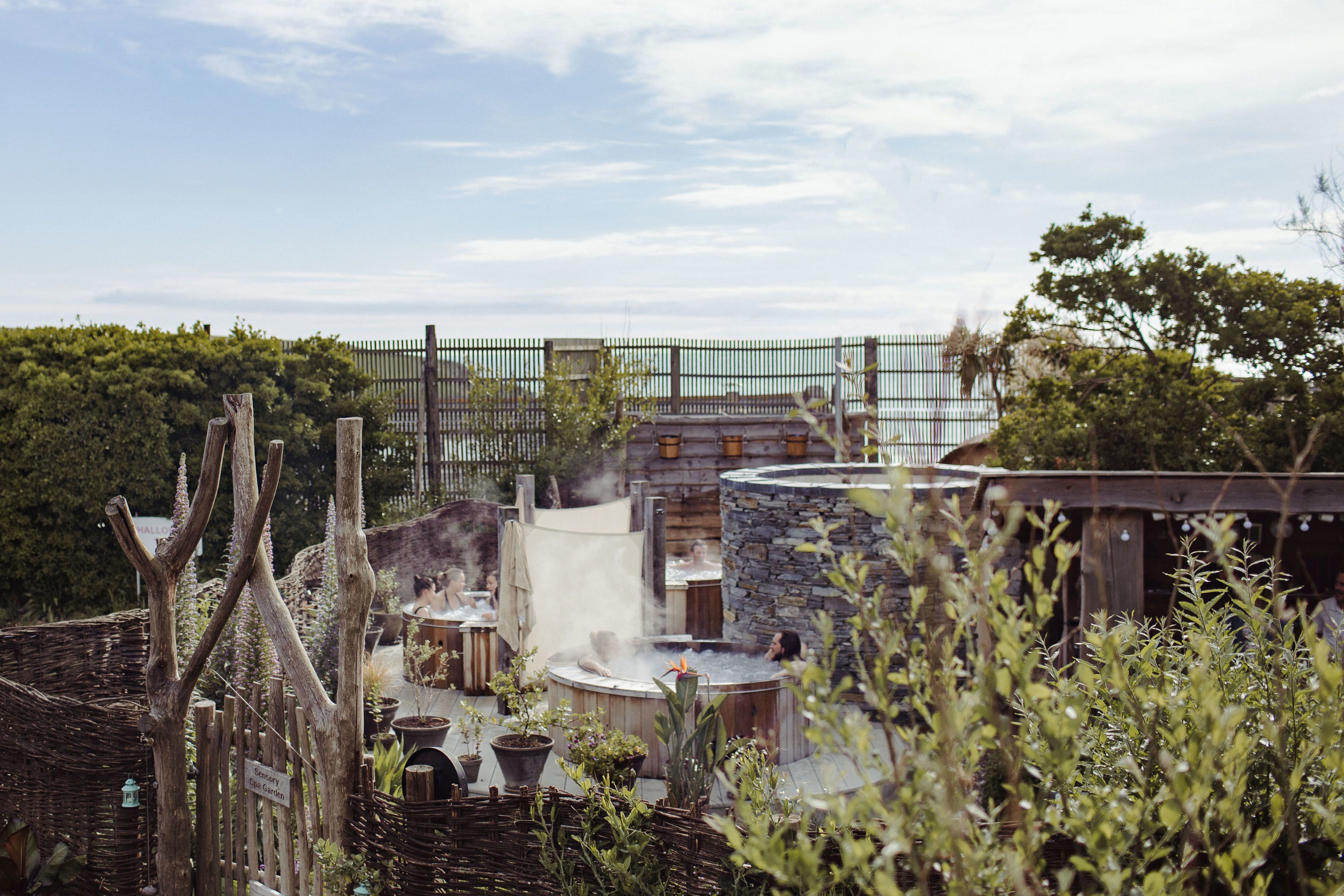 Couples treatment room(s), sauna, hot tub, steam room