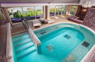 Indoor pool, seasonal outdoor pool, sun loungers