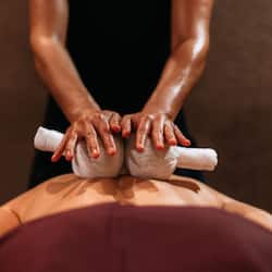 Espace de soins pour les couples, sauna, bain à remous, hammam, hammam