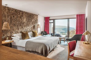 Room, Sea View | Desk, WiFi (free), bed sheets - Bedruthan Hotel and Spa (Newquay)