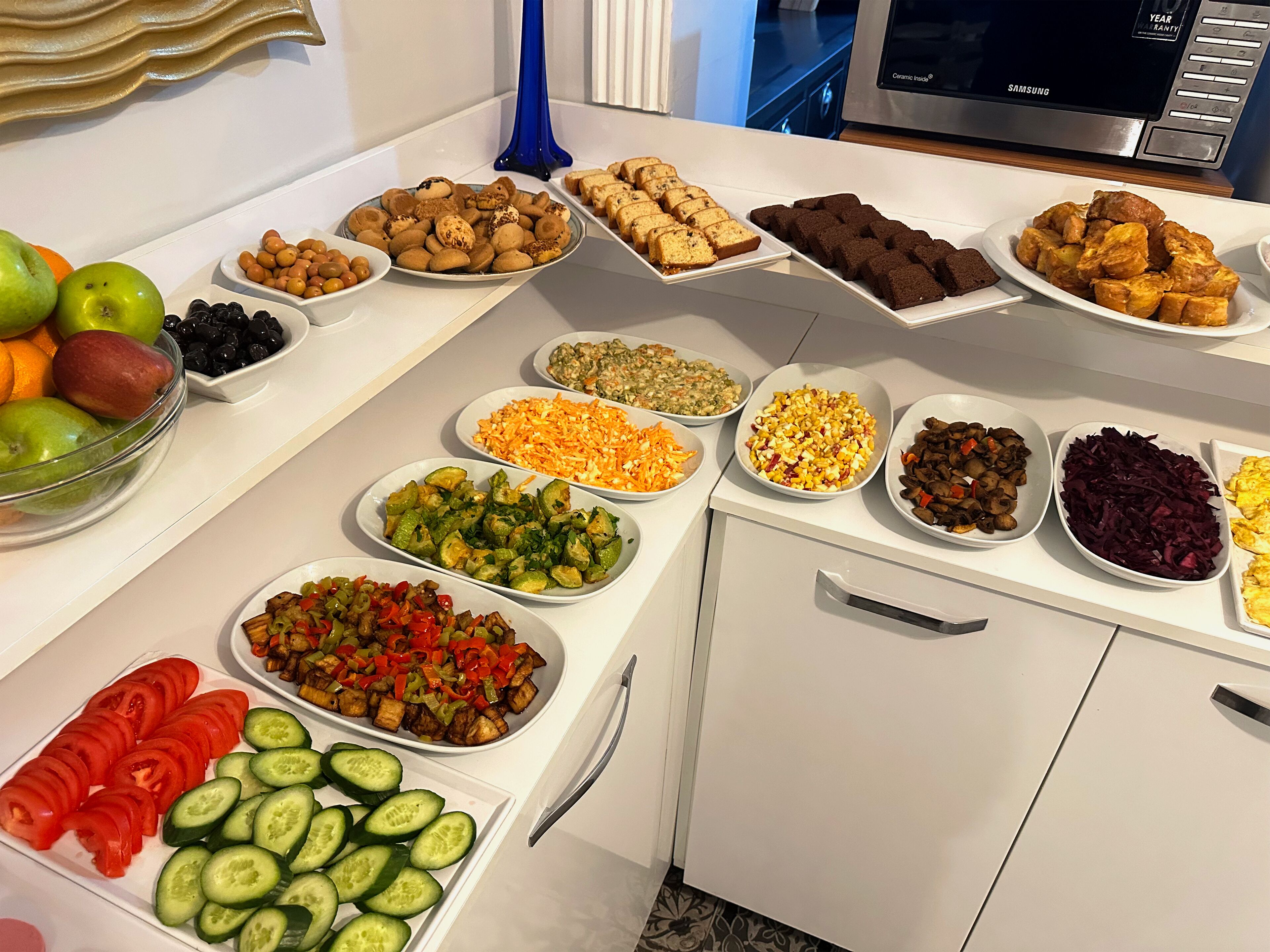 Free daily buffet breakfast