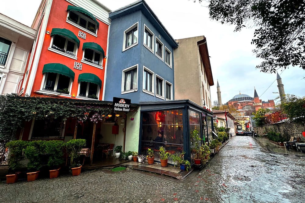 Modern Sultan Hotel