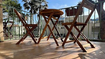 Superior Double Room, Balcony | In-room safe, individually decorated, individually furnished, desk