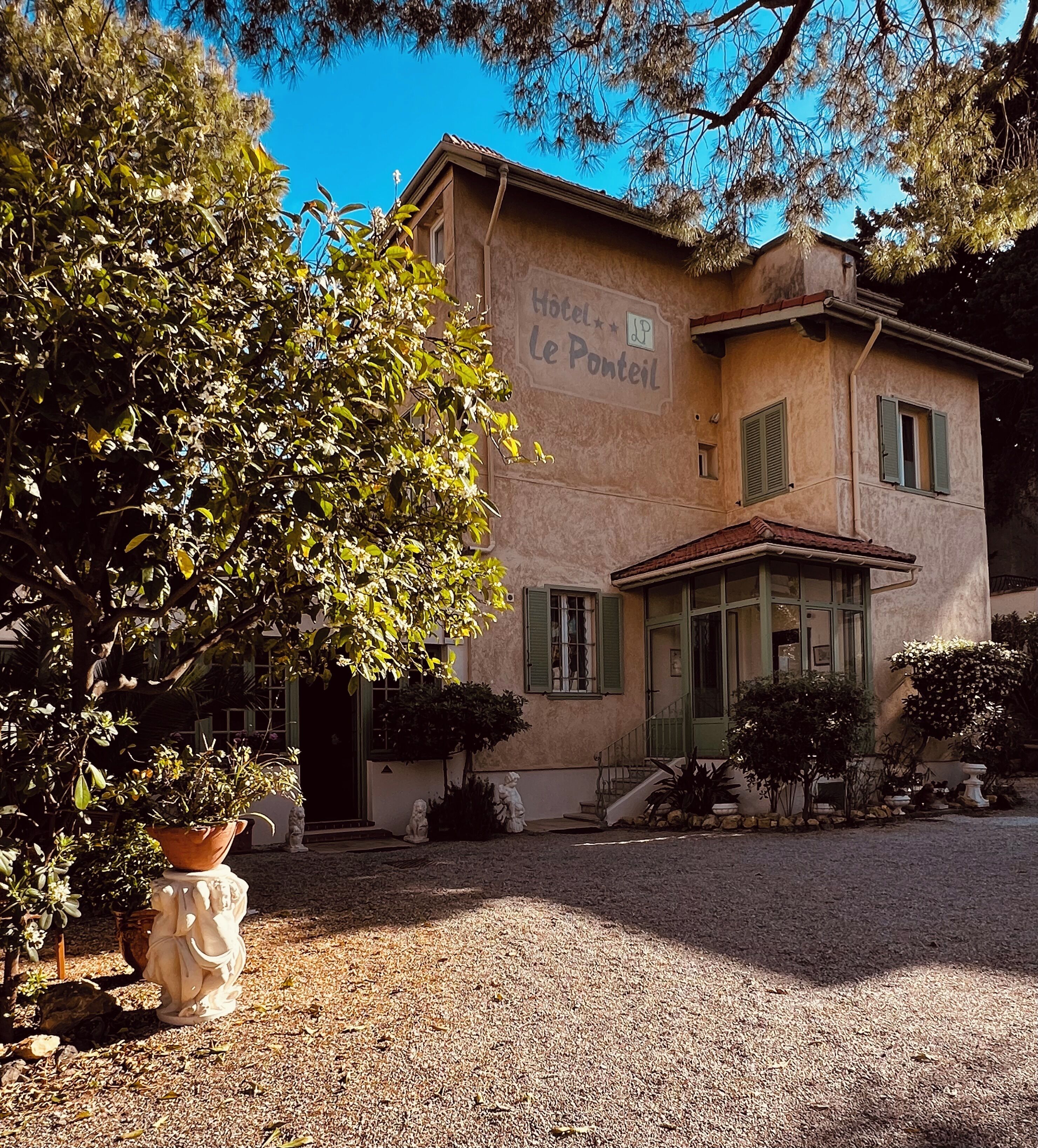 Fachada da propriedade