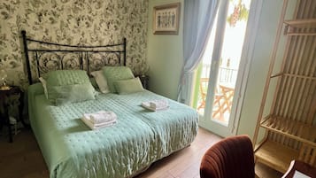 Superior dubbelrum - balkong | VÀrdeförvaringsskÄp pÄ rummet, individuell inredning och unika möbler