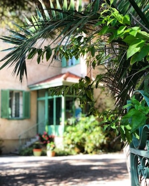 Front of property - Le Ponteil (Antibes)