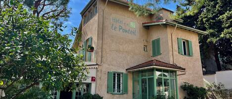 Fachada del alojamiento